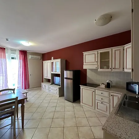 Apartmanhotel Le Residenze Di Santa Costanza - Le Dimore 2*