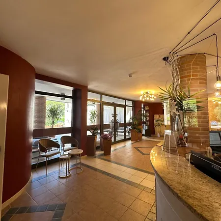 Aparthotel Le Residenze Di Santa Costanza - Le Dimore 2*