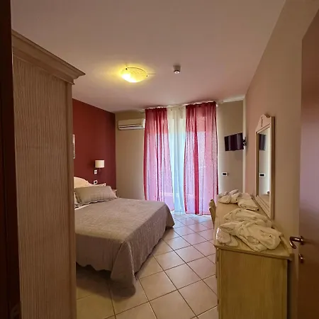Aparthotel Le Residenze Di Santa Costanza - Le Dimore