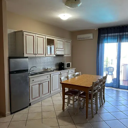 Aparthotel Le Residenze Di Santa Costanza - Le Dimore 2*
