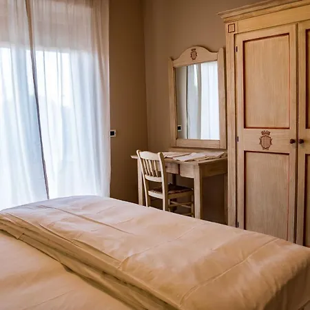Aparthotel Le Residenze Di Santa Costanza - Le Dimore 2*
